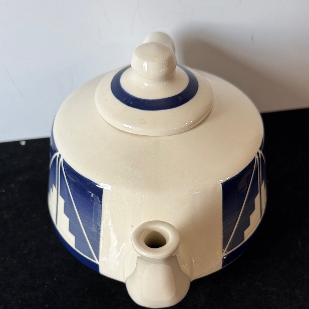 Vintage Native American Indian Tribal Lakota Sioux Pottery Teapot -Signed - Picture 2 of 14